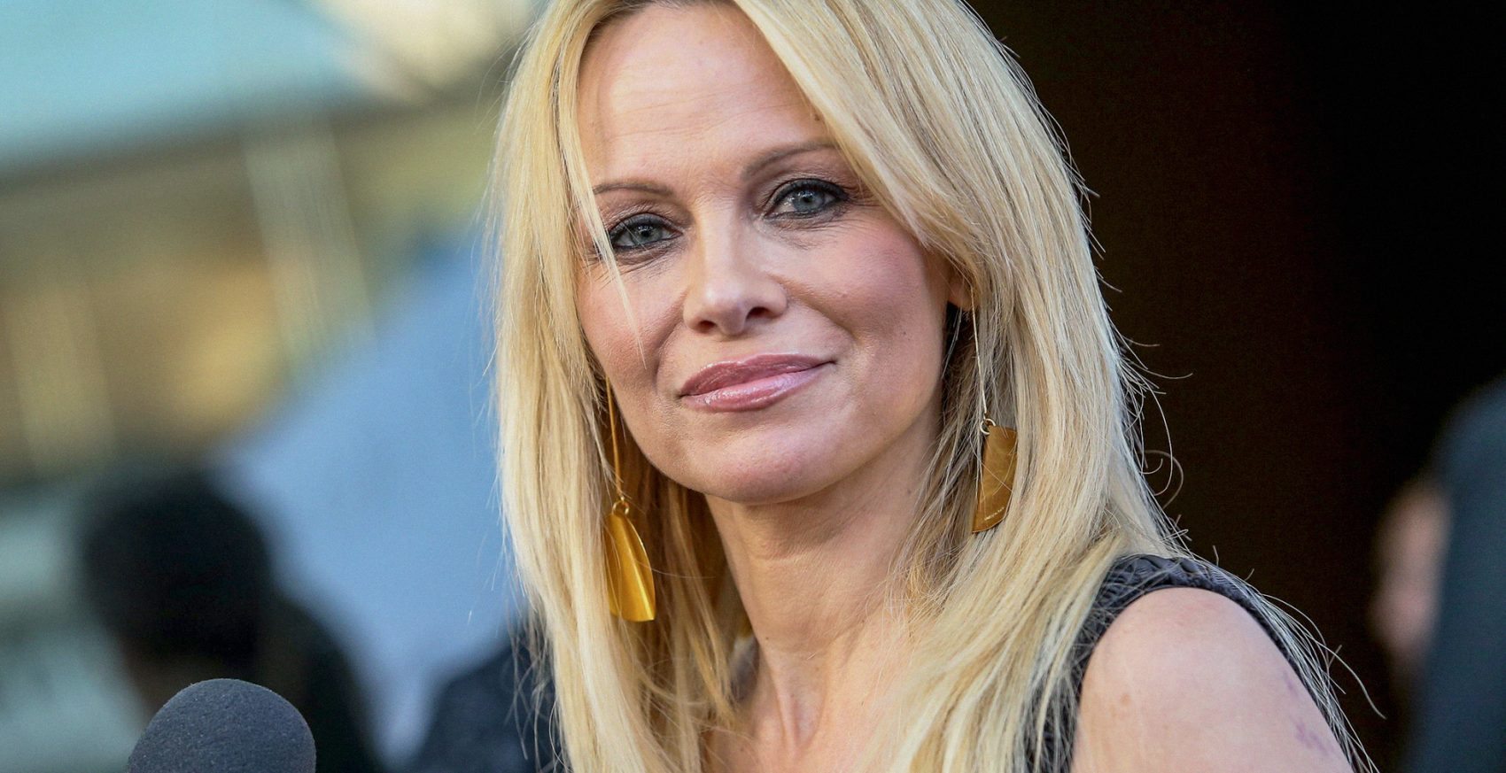 Danger Lady Sex - Porn Icon Pamela Anderson Releases Open Letter On \