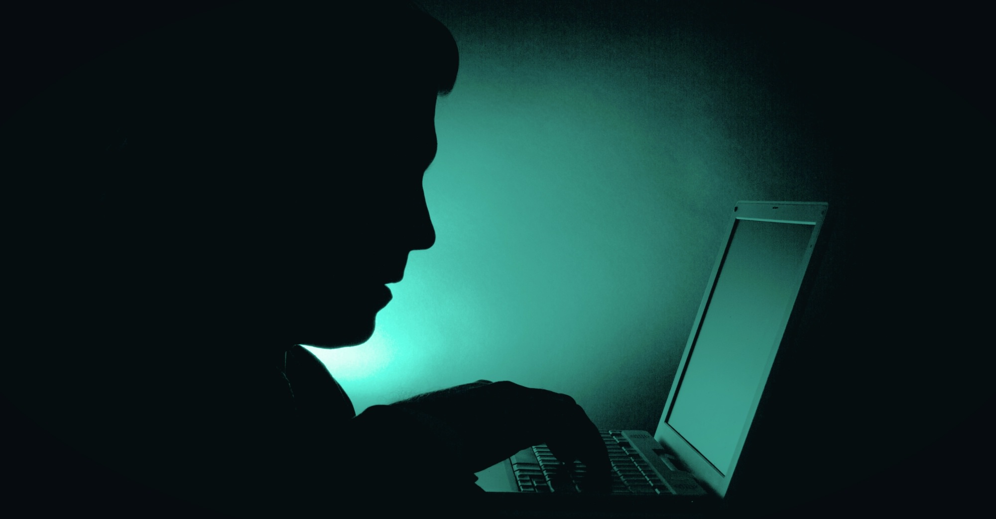 computer-man-dark-porn-kills-love-tracking-internet-activity