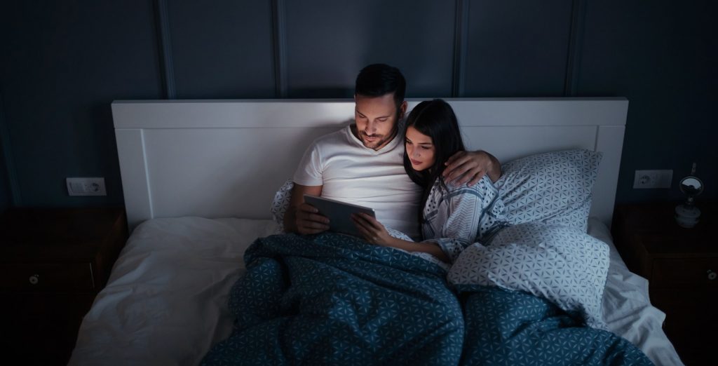 FAQ-does-watching-porn-help-relationship-in-long-run-couple-in-bed-computer