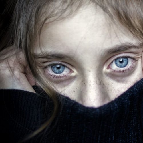 girl-woman-eyes-scared-sad-obsession-with-girls-in-porn-kills-love