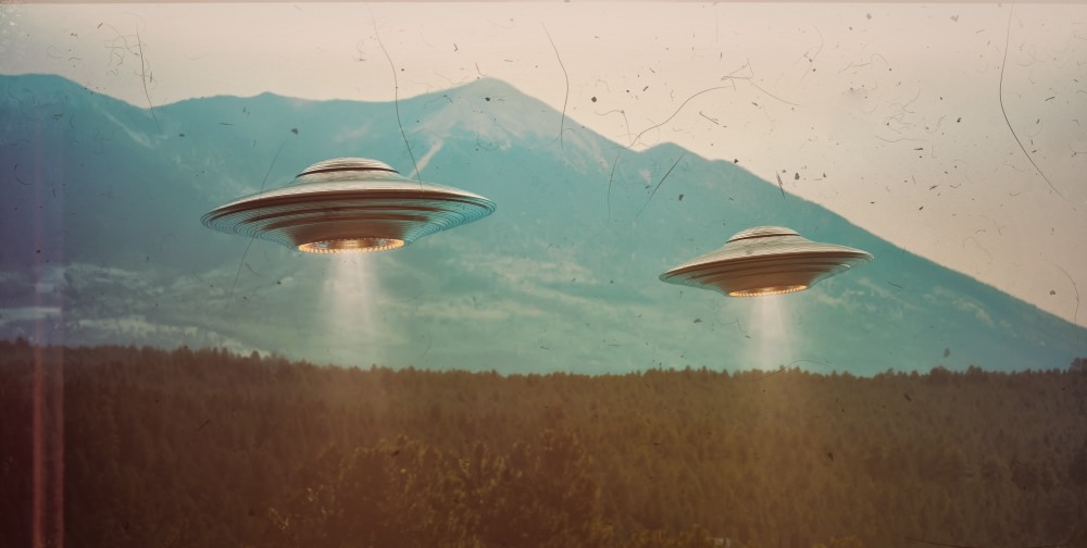UFO-aliens-area-51-alien-porn-kills-love
