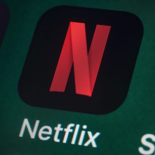 netflix-wont-show-smoking-logo-app