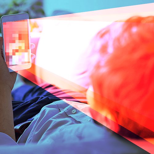 walter-dekeseredy-iphone-phone-blur-pixel-racism-misogyny-in-porn-guy-man